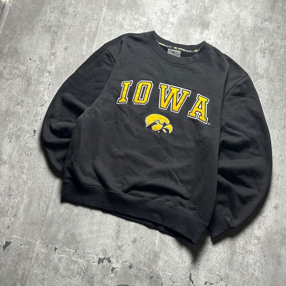 Colosseum Men's Black and Grey Sweatshirt
